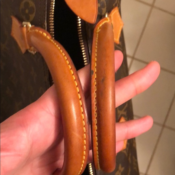 Authentic Louis Vuitton Monogram Speedy 25 - Picture 3 of 8